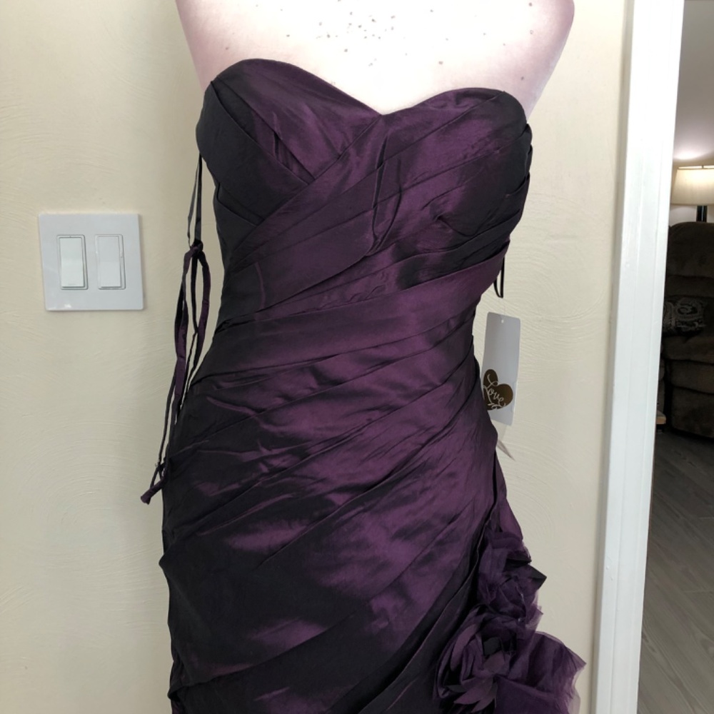 Eggplant Vertical Ruffles - Picture 10 of 14